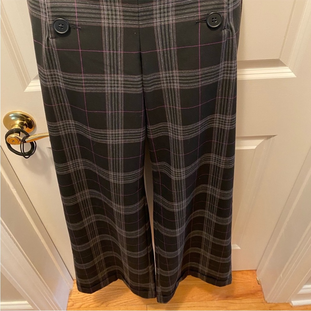 Stylish Plaid Wide-Leg Trousers with Button Accents
